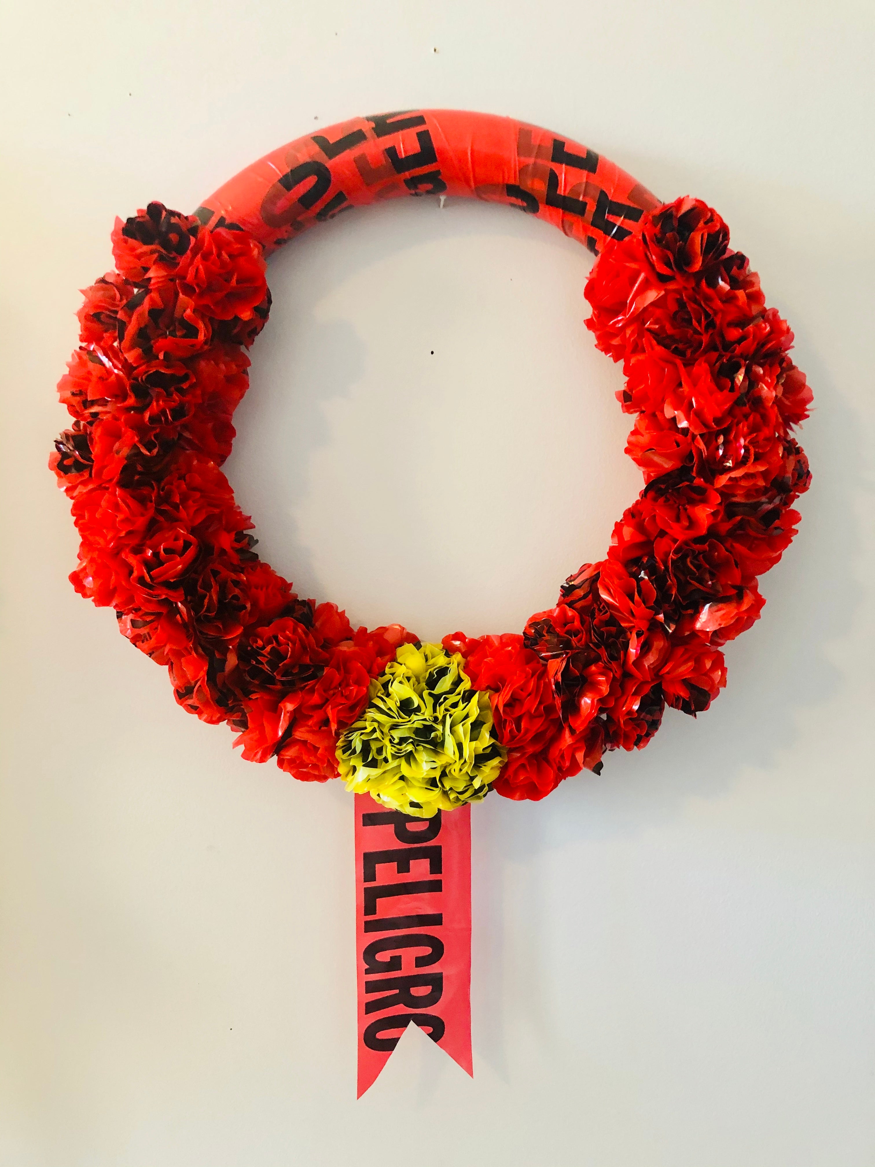 Peligro Wreath